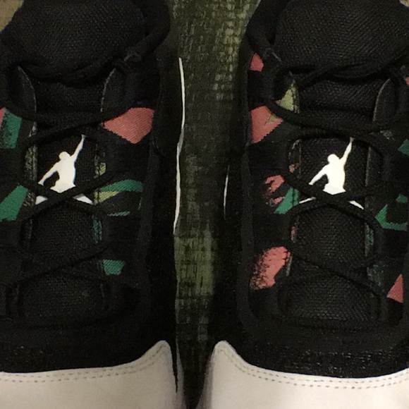 Air Jordan 11 CMFT Low size 8. White Black. Like New Quality. Authenticated - Picture 8 of 8